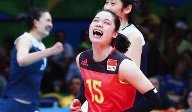 公交车太挤被从后面弄感觉好爽